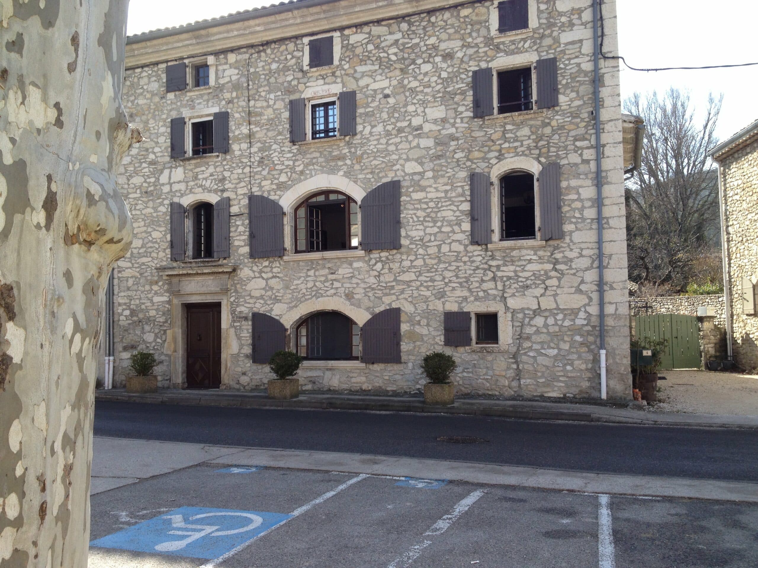 Maison Isle sur la Sorgue – Luberon, L Isle-sur-la-Sorgue, France,84800 — Lisle sur la sorgue